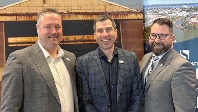 David Plasse, DÉPS, Maxime Lesiège, Aciers Régifab et Patrick Péloquin, maire de Sorel-Tracy