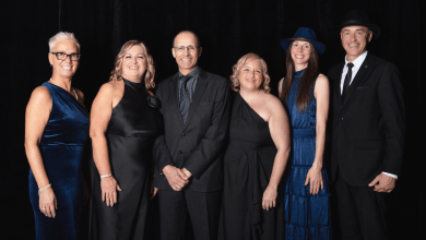 Chantal Lefebvre, présidente Nathalie Brouillard, infirmière en chef, ORL, clinique externe Dr Hachemi Bouchal, oto-rhino laryngologiste Nancy Lalande, assistante infirmière en chef, services ambulatoires Éric Parent, directeur général Caisse Desjardins Pierre-De Saurel. Photo : Coutoisie Fondation Hôtel-Dieu de Sorel