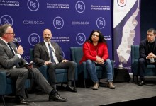 Jean-François Lévesque, Président-directeur général de la CCIRS et accueillait les panélistes Ronald Haddad, Directeur principal / Projet Contrecoeur pour le Port de Montréal, ainsi que Nathalie Ubilla, Coordonnatrice approvisionnement et Felipe Haristoy-Lavin, Directeur achats et approvisionnement – Grands projets pour le Consortium CTC GP. Crédit photo : Sorel-Tracy Info (STI) / Philippe Manning