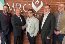 Patrick Péloquin, Éric Bellerose (directeur du Service de protection et d'intervention d'urgence à la Ville de Sorel-Tracy), Vincent Deguise, Carlo Fleury (directeur général Sorel-Tracy) et François Chalifour (directeur général et greffier-trésorier MRC).