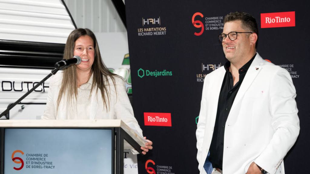 Cyndia St-Germain et Sylvain Salvas, copropriétaire de Roulottes Boisvert. Crédit photo : Sorel-Tracy Info (STI) / Philippe Manning