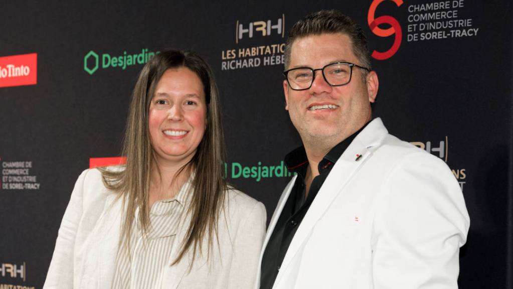 Cyndia St-Germain et Sylvain Salvas, copropriétaire de Roulottes Boisvert. Crédit photo : Sorel-Tracy Info (STI) / Philippe Manning