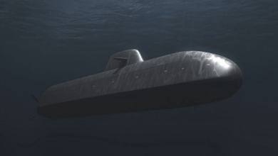 La classe HDW 212CD redéfinit les possibilités offertes par un sous-marin moderne : coque en forme de diamant, propulsion par pile à combustible et architecture de combat ORCCA®. Conçue pour deux nations et pensée pour tous les océans, elle ne représente pas une simple évolution, mais bien la nouvelle référence de l'OTAN.