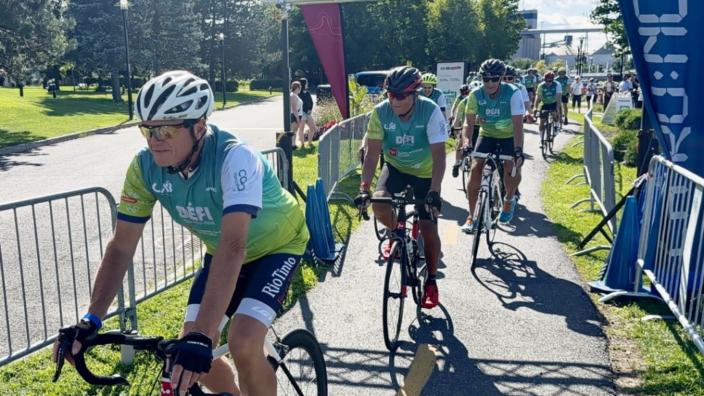 Départ du premier peloton du Défi Vélo du Fleuve. Crédit photo : Sorel-Tracy Info (STI) / Philippe Manning