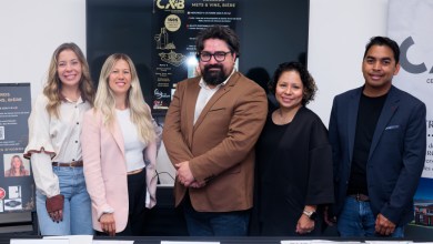 Laurence Cournoyer (co-présidente d'honneur), Andréane Cournoyer (co-présidente d'honneur), David Dionne (membre du comité organisateur et du conseil d'administration), Daniela Sanchez (coordonnatrice à la philanthropie) et Ando Andriamady (directeur général) Crédit photo : Sorel-Tracy Info (STI) / Philippe Manning photo : Sorel-Tracy Info (STI) / Philippe Manning