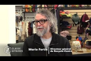 Dans cet épisode de Classe Affaires, on vous présente Mario Fortin, Directeur général du Recyclo-Centre, un véritable leader de terrain. Gestionnaire de cœur, Mario carbure à l’humain, au plaisir et à l’impact concret. À la tête de trois organismes et de plus de 90 employés, il garde les deux pieds bien ancrés sur le plancher… littéralement ! Mario Fortin – Un gestionnaire de cœur qui change le monde, un projet à la fois